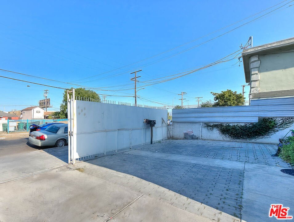 Inglewood, California, United States 4 - 18433596