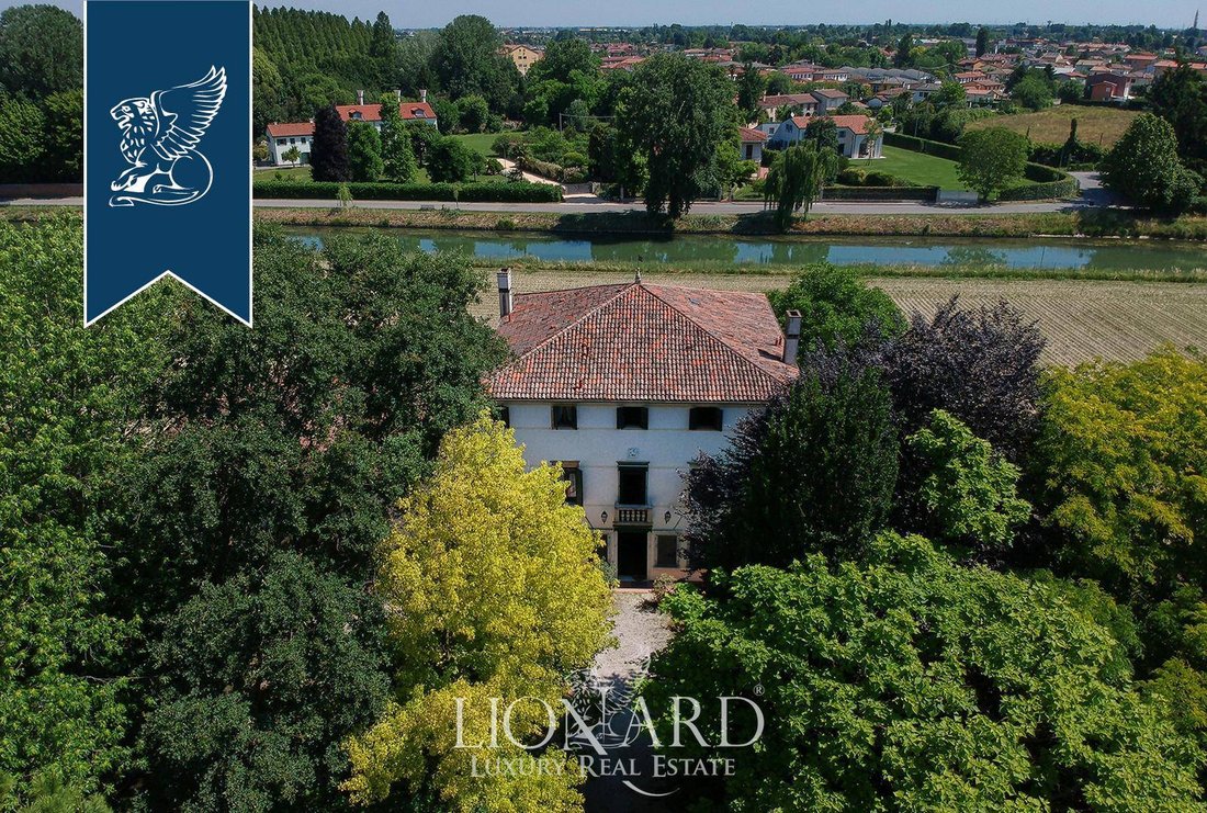 Villa in Fiesso D'artico, Veneto, Italy 1 - 18432981
