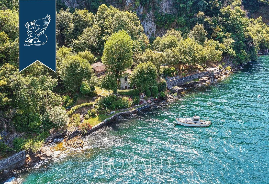 Villa in Faggeto Lario, Lombardy, Italy 1 - 18432558