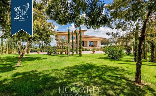 Villa in Foiano della Chiana, Tuscany, Italy 1