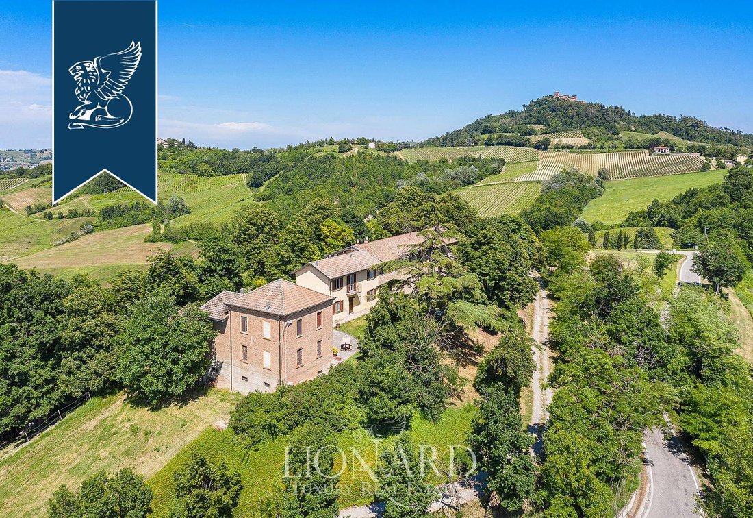 Villa in Calvignano, Lombardy, Italy 4 - 18432989
