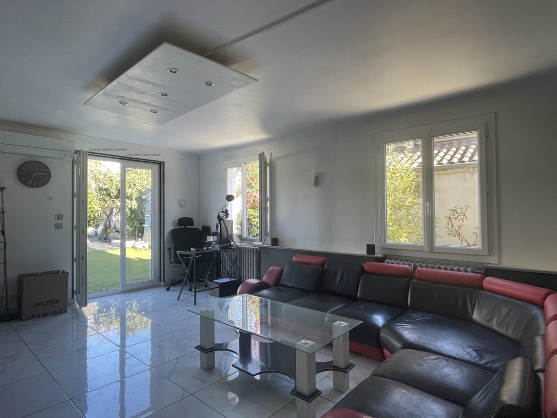 House in Plan-de-Cuques, Provence-Alpes-Côte d'Azur, France 4 - 16604797