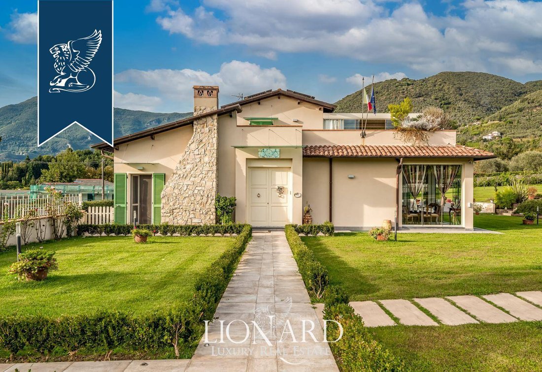 Villa in Camaiore, Tuscany, Italy 5 - 18433047