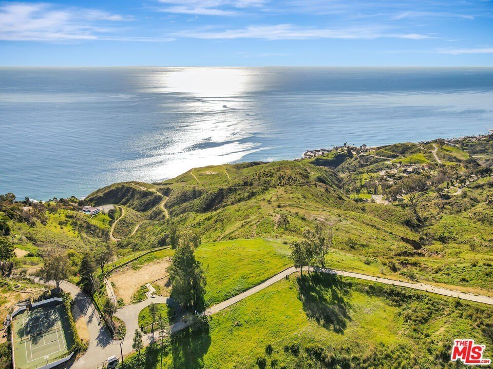 Land in Malibu, California, United States 2 - 18433136