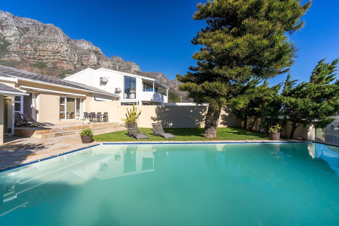 Townhouse in Camps Bay, Cape Town, South Africa 4 - 18432123