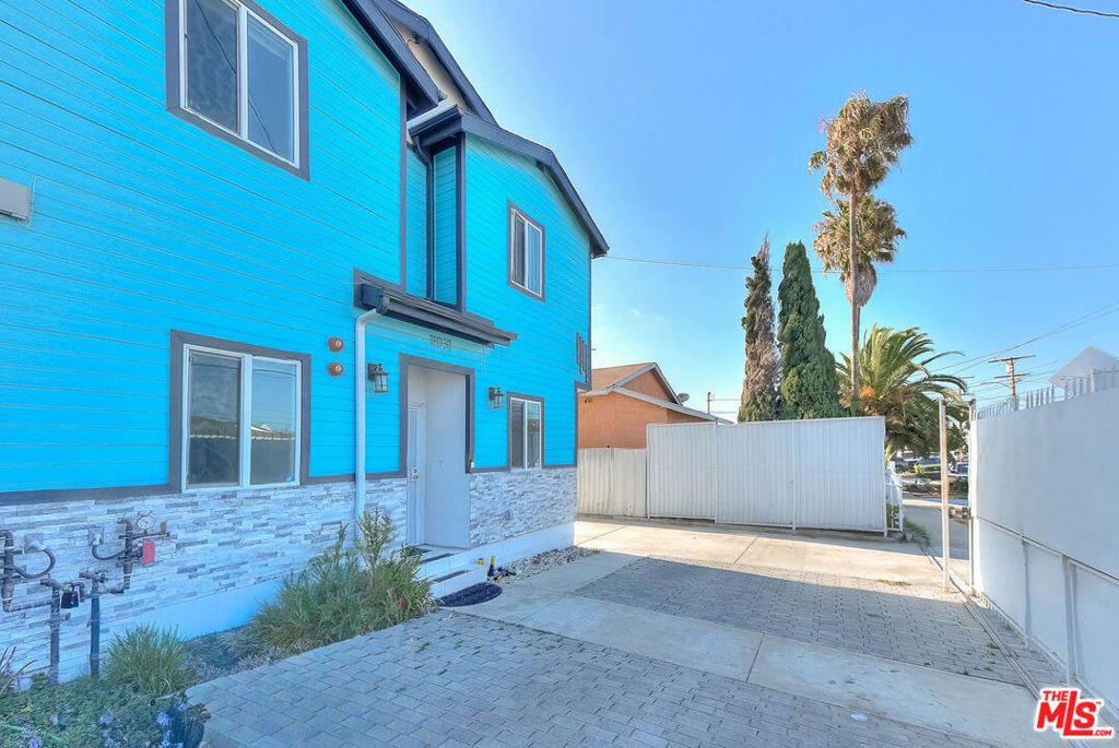 Inglewood, California, United States 2 - 18433596
