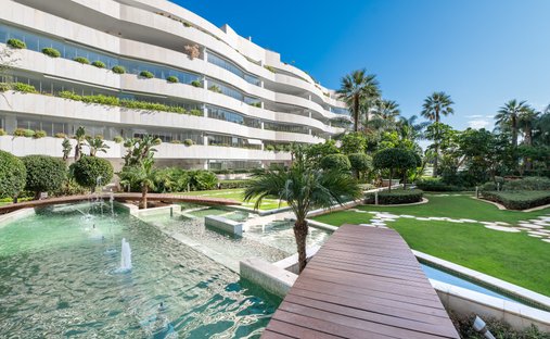 Apartment in Puerto Banus, Marbella, Spain 1