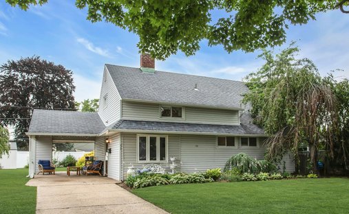House in Levittown, New York, United States 1
