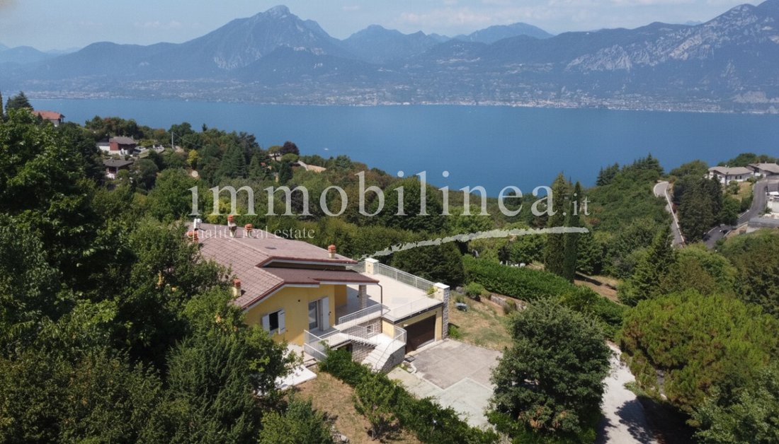 Villa in San Zeno di Montagna, Veneto, Italy 1 - 18293618