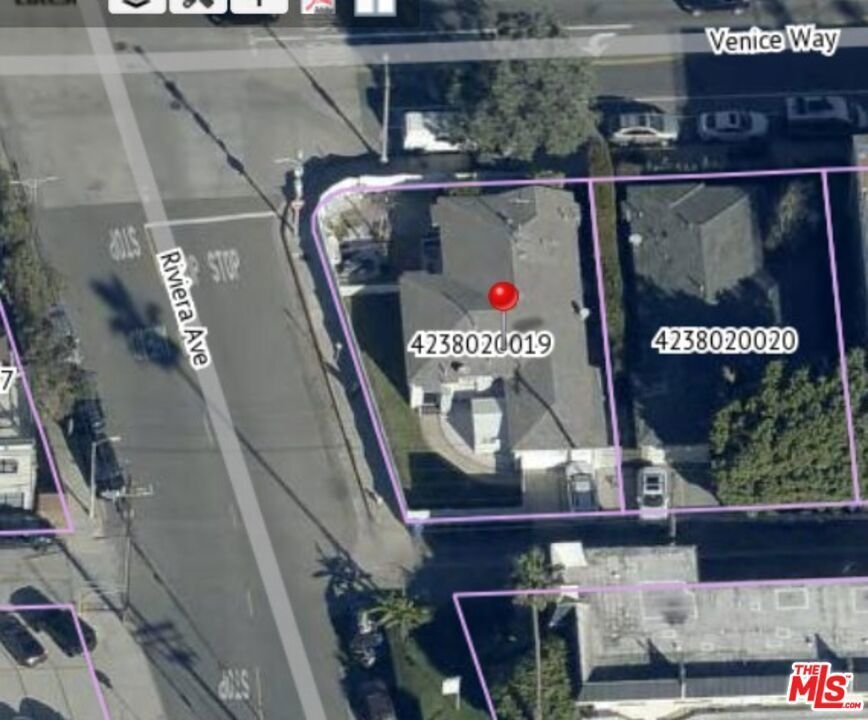Los Angeles, California, United States 4 - 18433598