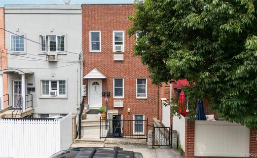 House in New York, New York, United States 1