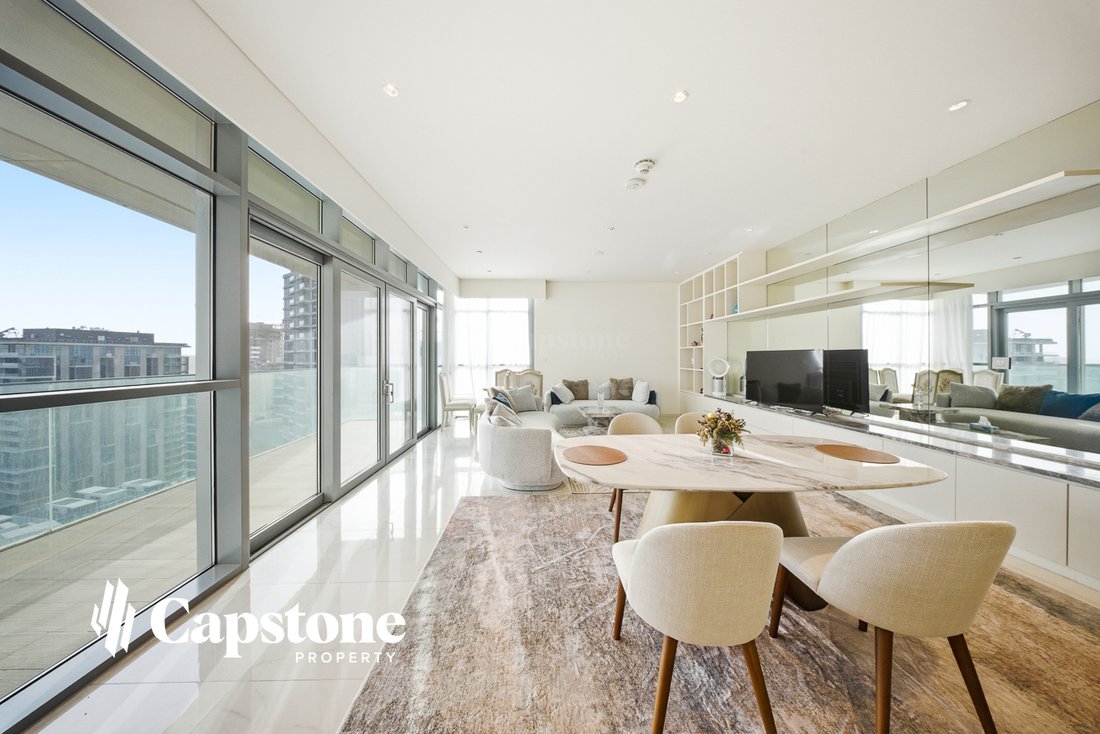 Apartment in United Arab Emirates 2 - 17942334
