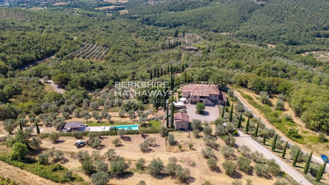 Villa in Center, Arezzo, Tuscany 2 - 18429576