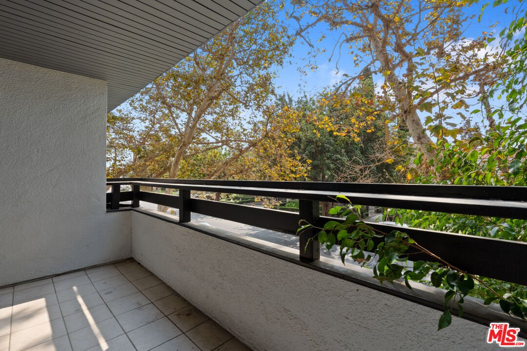 Los Angeles, California, United States 5 - 18432281