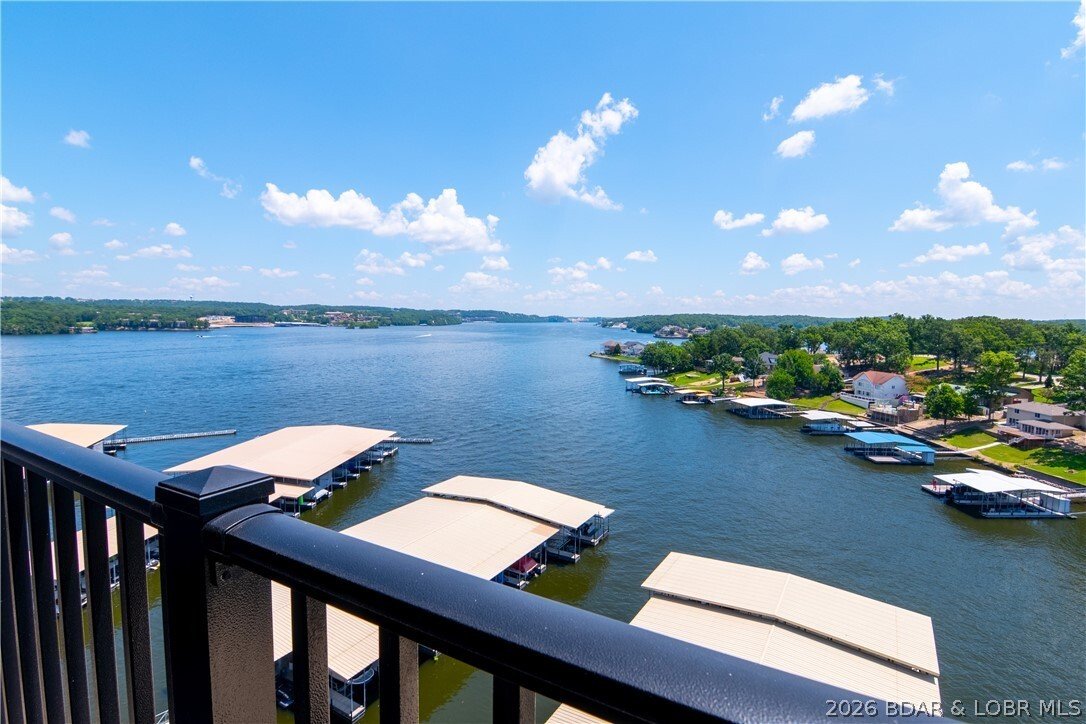 Condo in Sunrise Beach, Missouri, United States 4 - 18430657