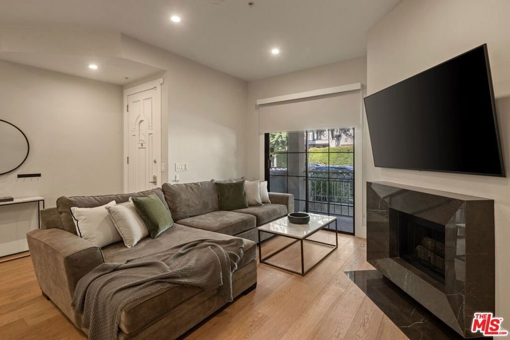 Condo in Beverly Hills, California, United States 4 - 18431322