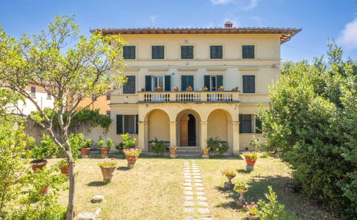 Villa in Castelfranco Piandisco, Tuscany, Italy 1