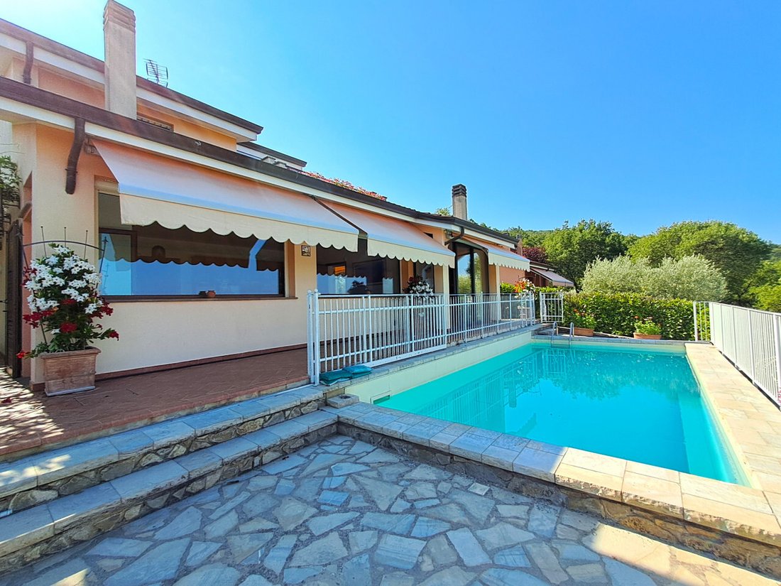 Villa in Magione, Umbria, Italy 1 - 18432894