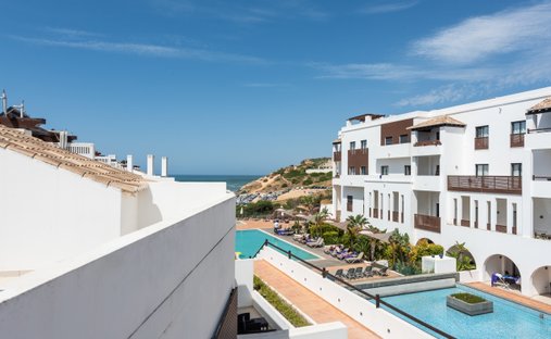 Townhouse in Praia De Porto Mós, Sao Goncalo de Lagos, Algarve 1