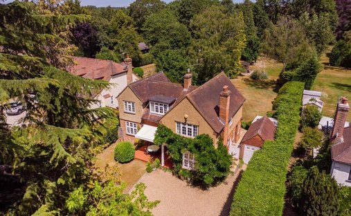 Country House in Bagshot, Windlesham, England 1