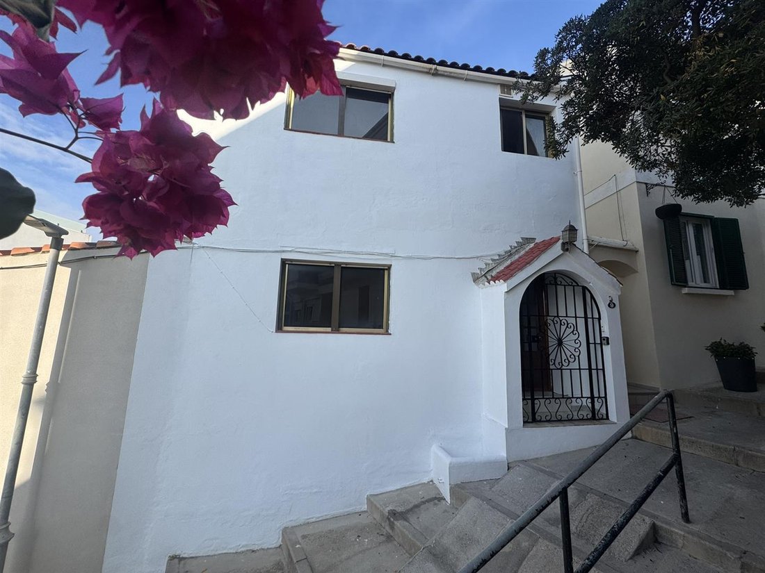 House in Gibraltar, Gibraltar 2 - 18429037