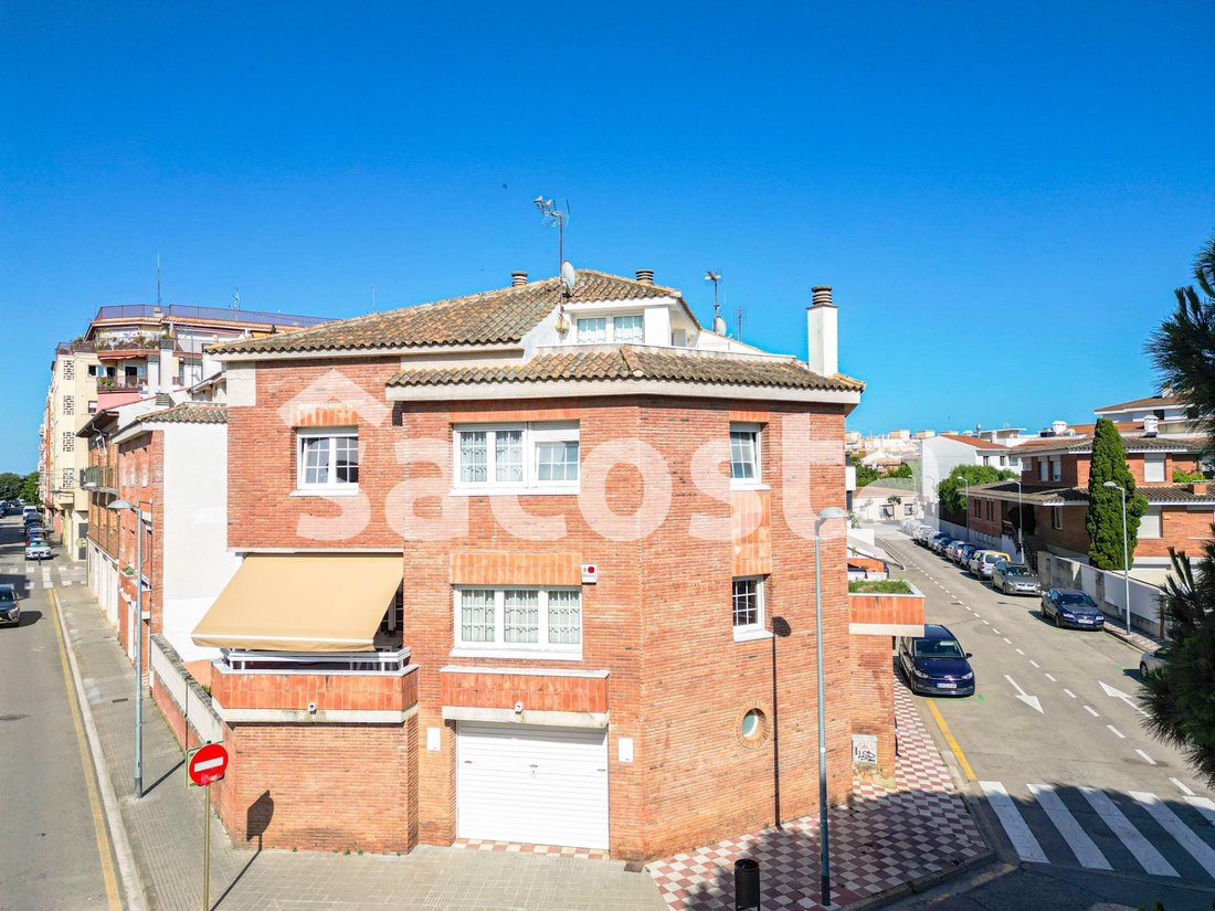 House in Pineda de Mar, Catalonia, Spain 2 - 18432373