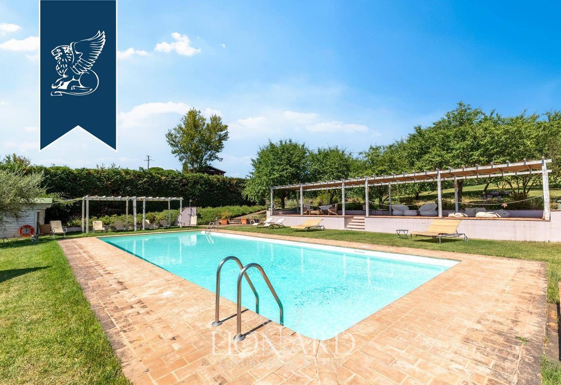 Villa in Castiglione del Lago, Umbria, Italy 5 - 18432949