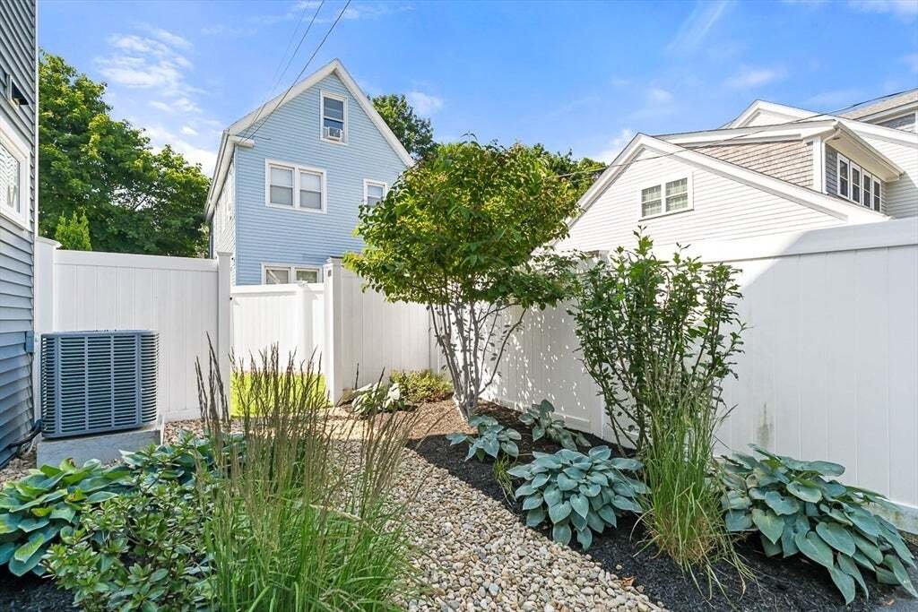 House in Winchester, Massachusetts, United States 4 - 18430151