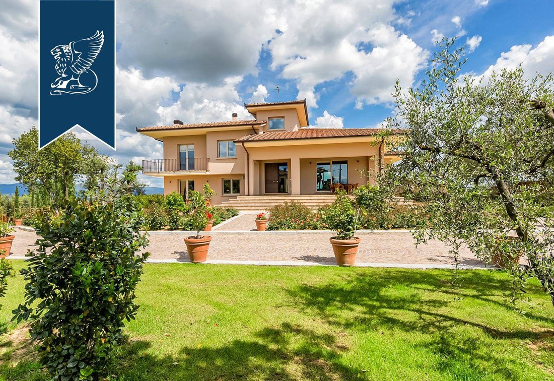 Villa in Foiano della Chiana, Tuscany, Italy 2 - 18433009