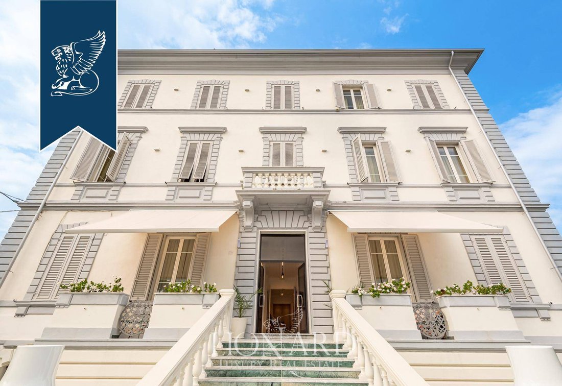 Villa in Marina di Massa Centro, Massa, Italy 4 - 18433079
