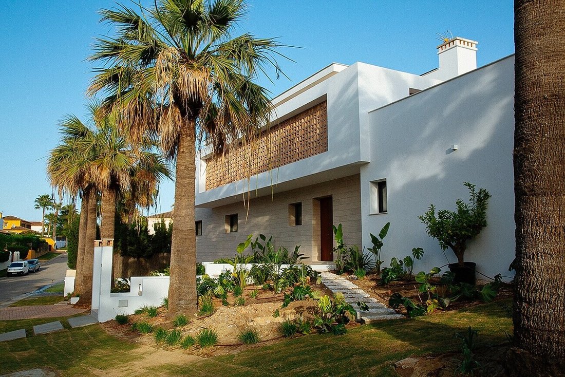 Villa in Sotogrande, San Roque, Andalusia 2 - 18007706