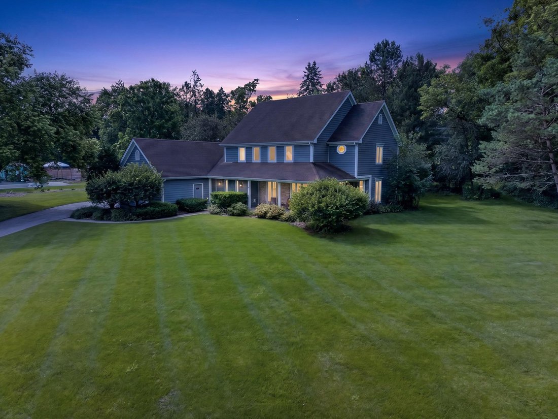 House in Crystal Lake, Illinois, United States 4 - 18431650