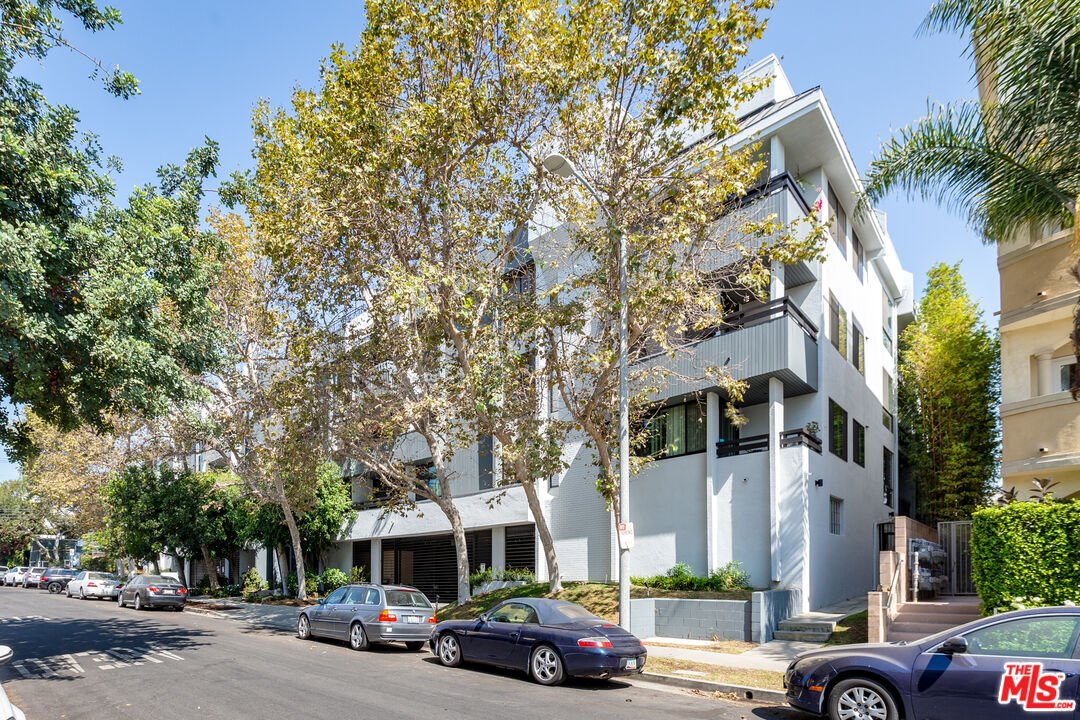 Los Angeles, California, United States 1 - 18432281