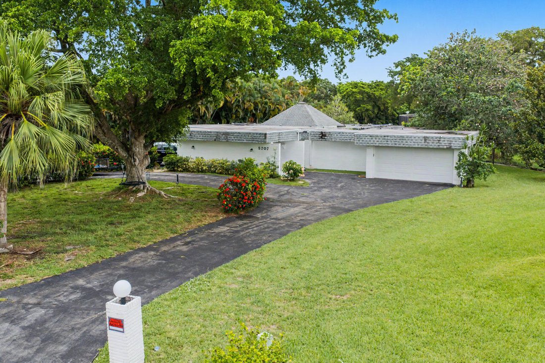 House in Coral Springs, Florida, United States 3 - 18431490