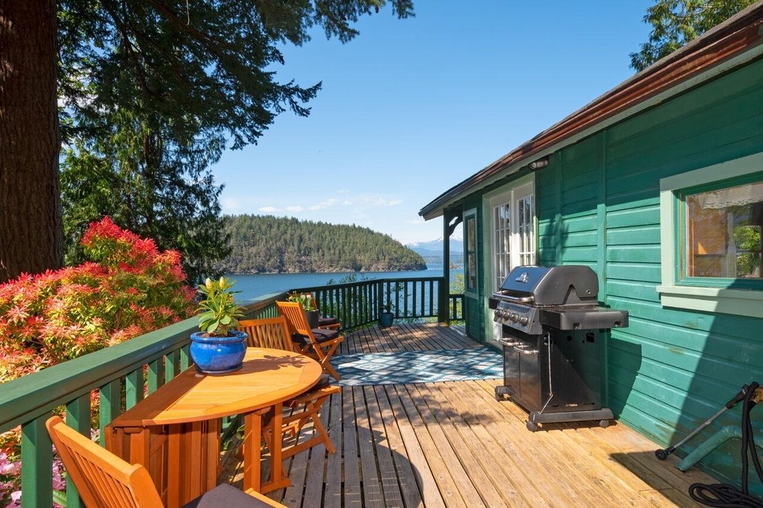 House in Bowen Island, British Columbia, Canada 1 - 18433145