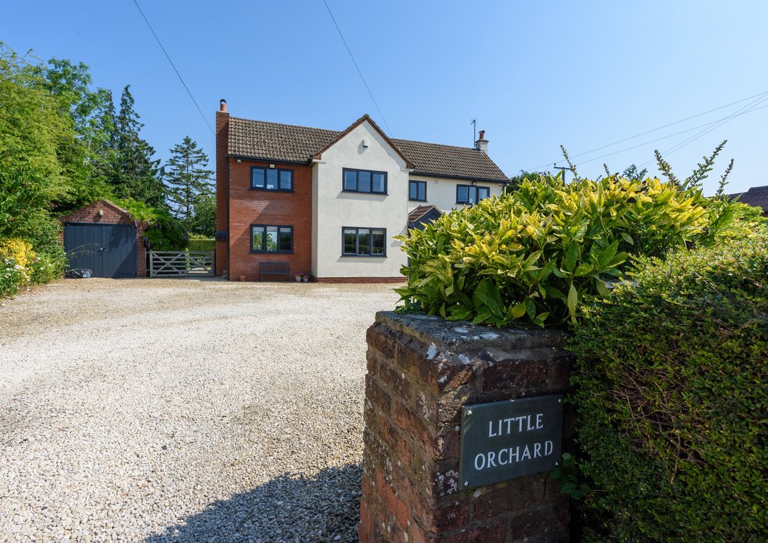 House in Heightington, England 1 - 18427567