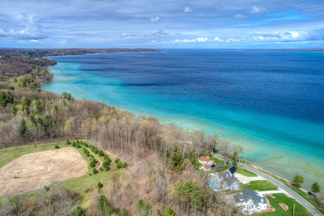 House in Traverse City, Michigan, United States 3 - 18431139