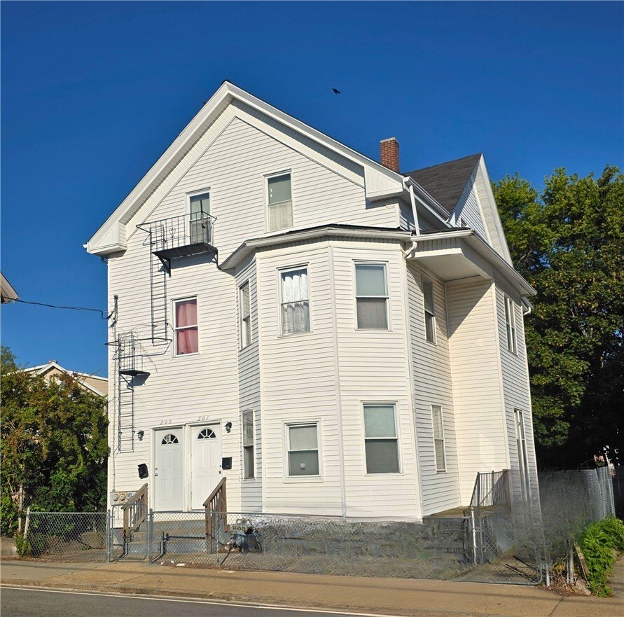 Pawtucket, Rhode Island, United States 1 - 18433639