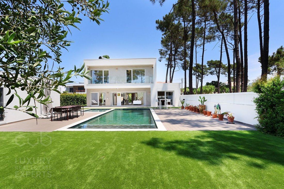 Villa in Aroeira, Charneca de Caparica e Sobreda, Portugal 1 - 18429832