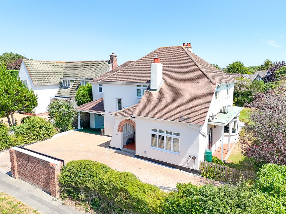 House in Milford on Sea, England 1 - 18422230