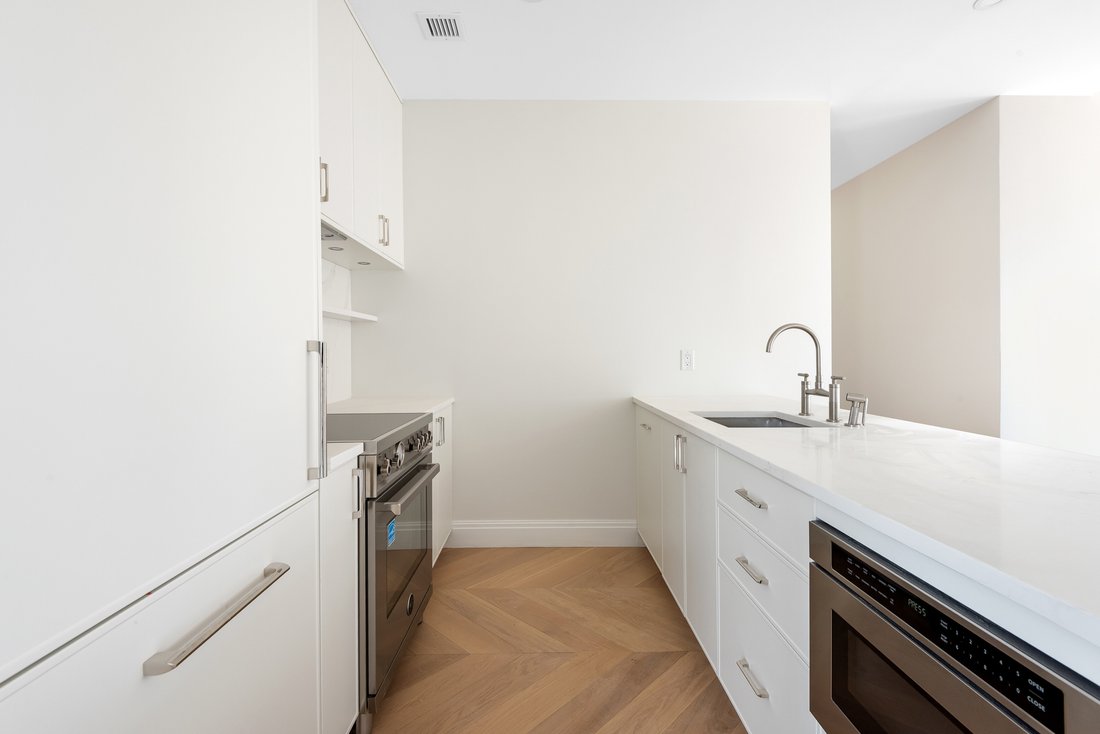 Condo in New York, New York, United States 4 - 18251689