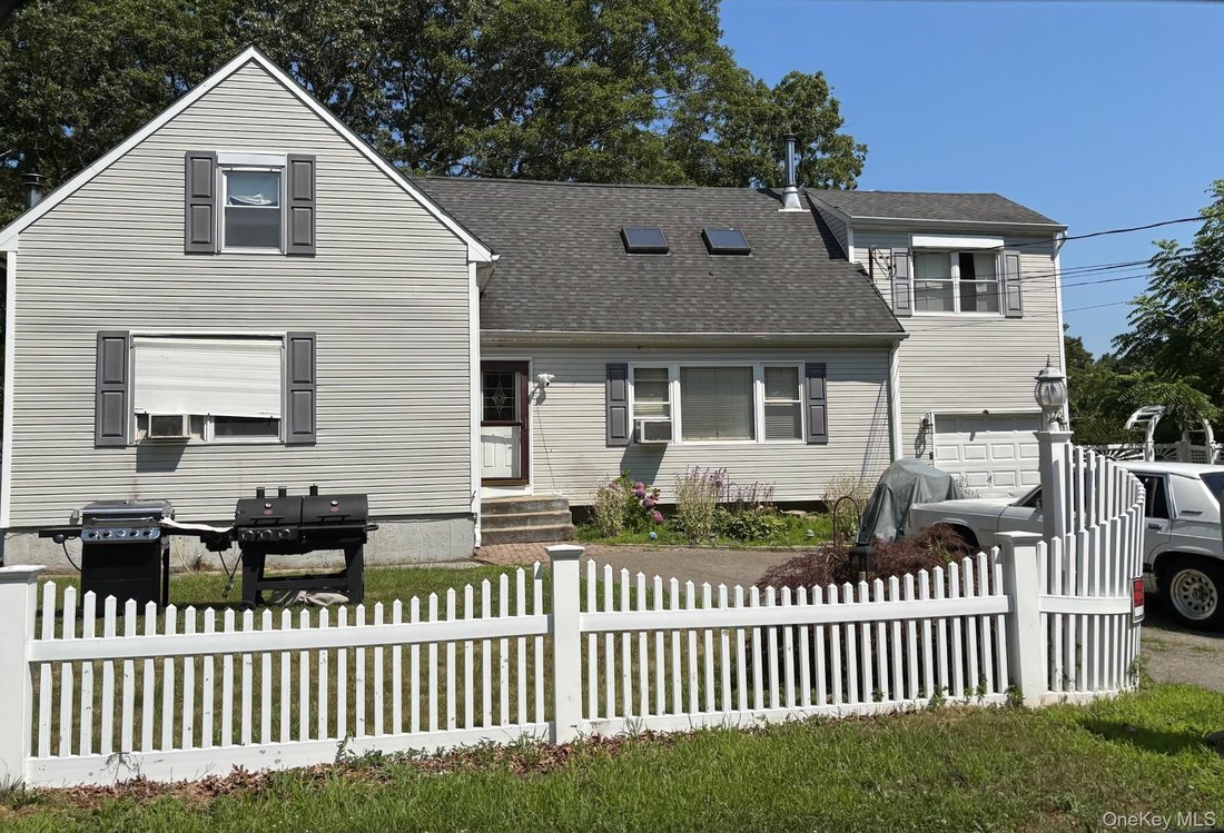 House in Mastic Beach, New York, United States 1 - 15988643