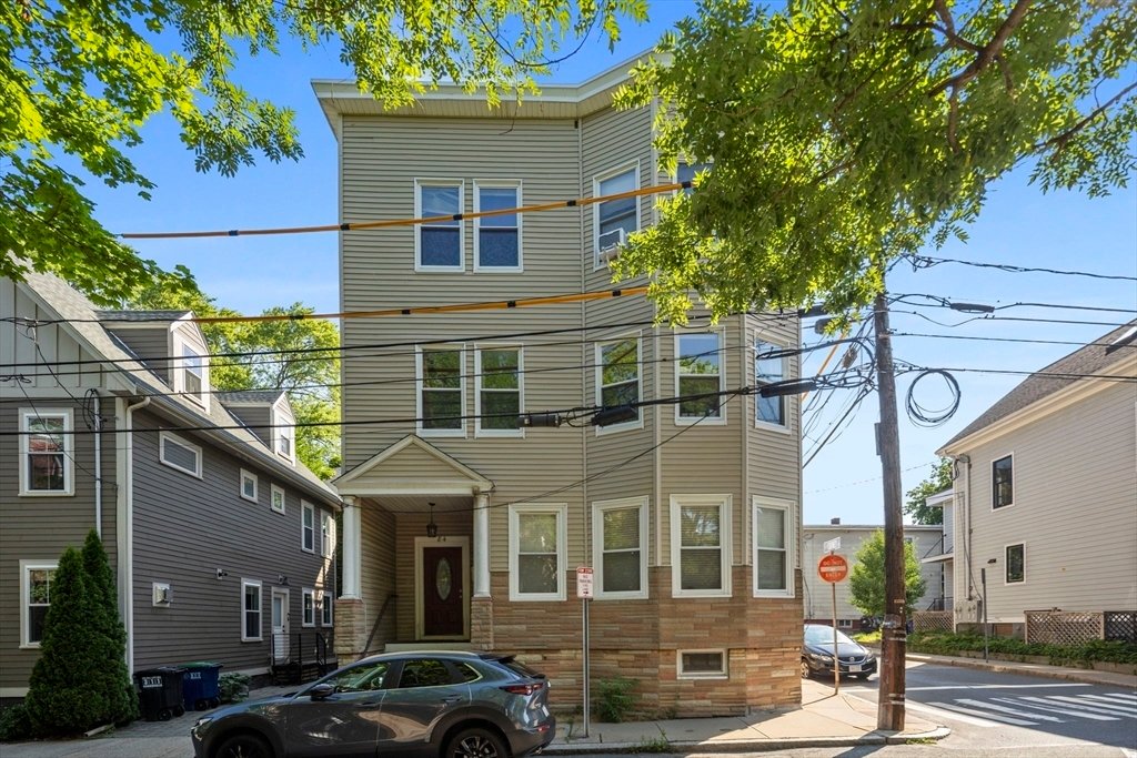 Condo in Somerville, Massachusetts, United States 1 - 18432237