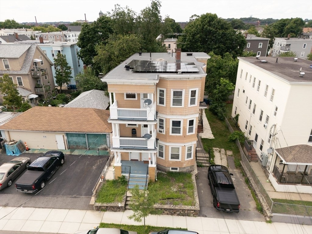 House in Lawrence, Massachusetts, United States 1 - 18432976