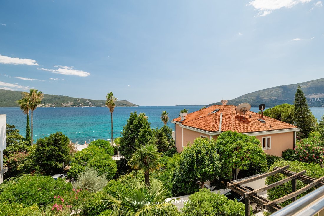 Villa in Herceg Novi, Herceg Novi Municipality, Montenegro 1 - 18432334