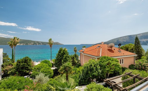 Villa in Herceg Novi, Herceg Novi Municipality, Montenegro 1