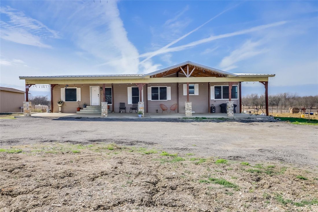 Coupland, Texas, United States 1 - 18431430