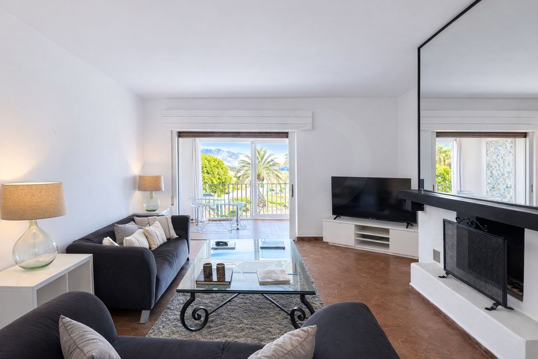 Apartamento en Playa Puerto Banús, Marbella, España 2 - 17452682