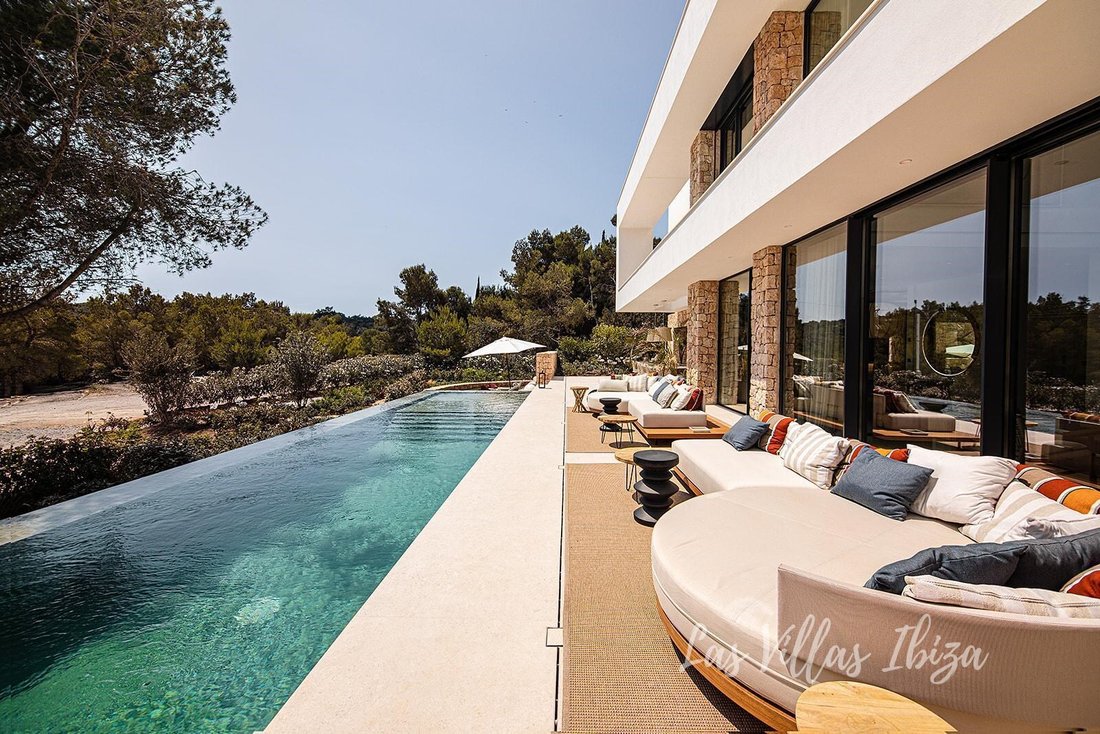 Villa in Roca Llisa, Santa Eularia des Riu, Balearic Islands 2 - 18432478