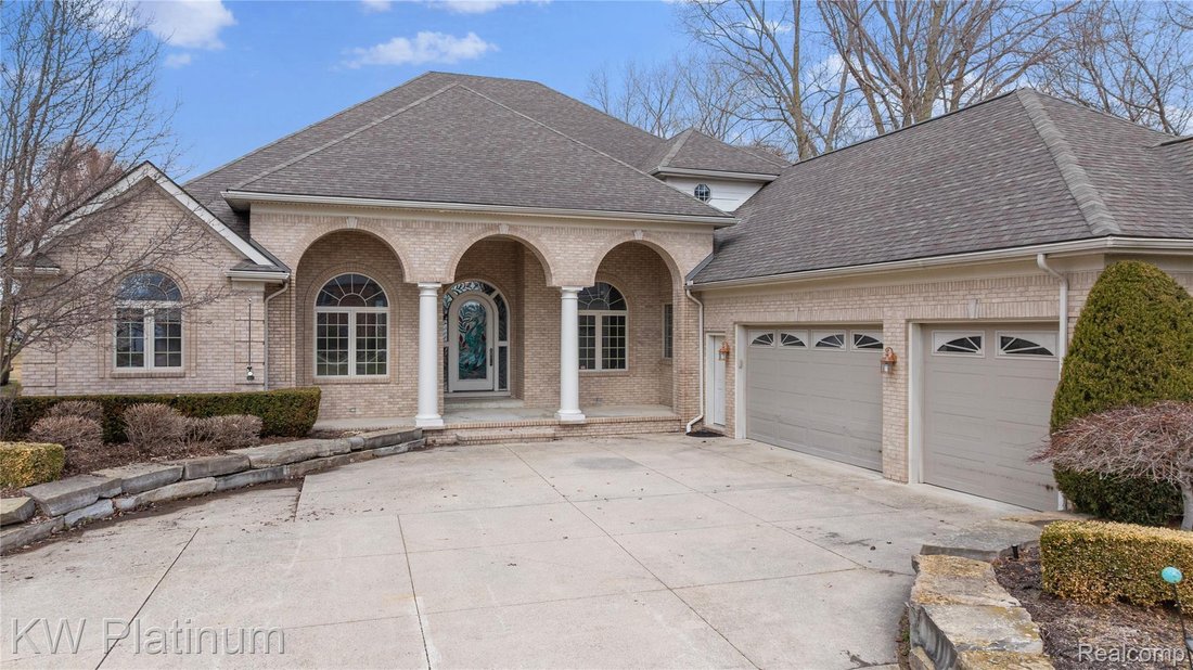 Casa a New Baltimore, Michigan, Stati Uniti 1 - 17555076